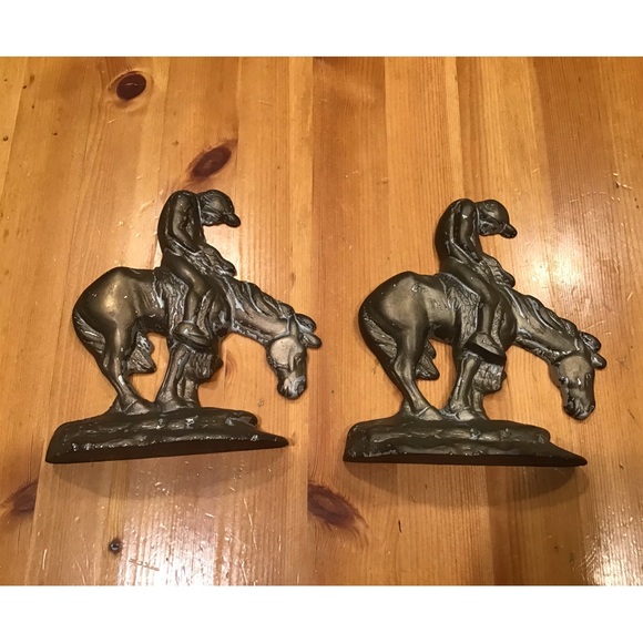 ANTIQUE NATIVE AMERICAN BRONZED CAST IRON BOOKENDS VINTAGE END OF THE TR… - Picture 10 of 10